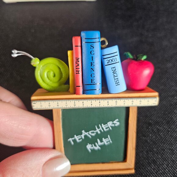 Hallmark 2003 Teachers Rule Christmas Ornament QXG 8629. New - Picture 8 of 10